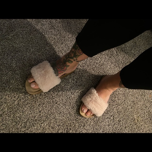 anneliese Shoes - Pink fur slippers